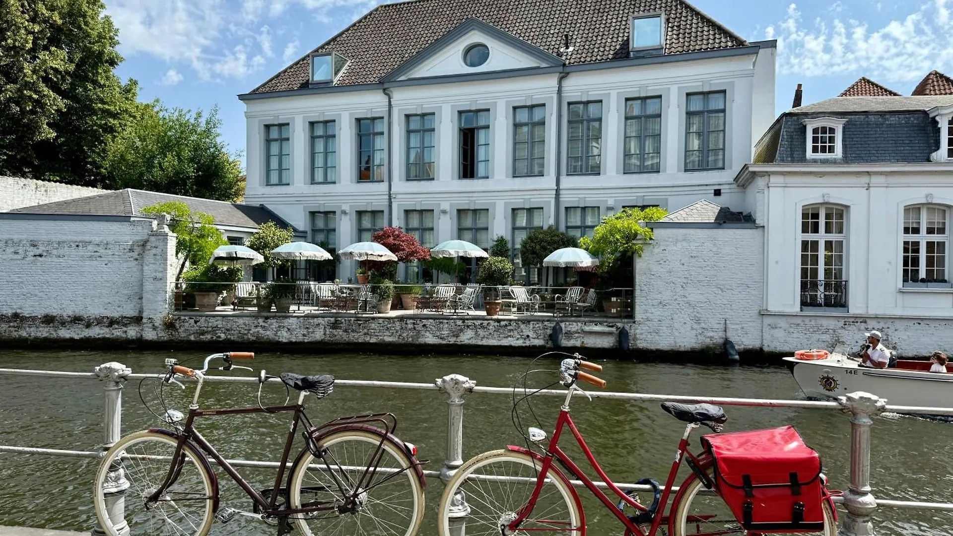 Sleeping Swan Bed & Breakfast Brugge 0*,